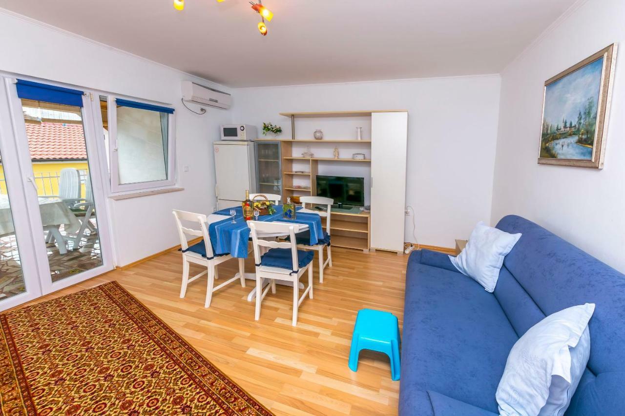 Apartment Pava Rogoznica  Buitenkant foto